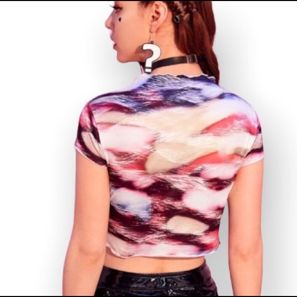 💋Distressed Tye Die Multi-colored Crop Lettuce Trim Top - Picture 2 of 2